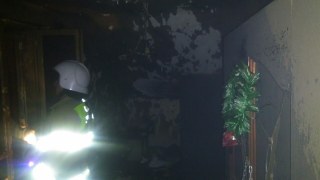 8 рятувальників гасили пожежу в будинку у Львові