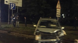 У Львові у ДТП потрапили три автівки