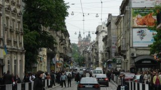 На вулиці Дорошенка у Львові замість зупинки буде сквер