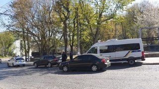 У Львові на Зеленій стріляли в автомобіль волонтера