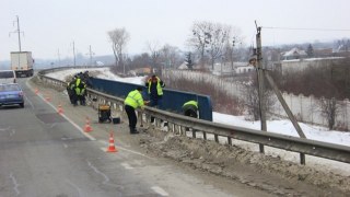 Поблизу Трускавця у ДТП постраждали водій та троє пасажирів легковика