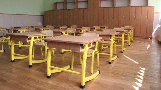 На Львівщині відсторонили від роботи понад 200 невакцинованих вчителів