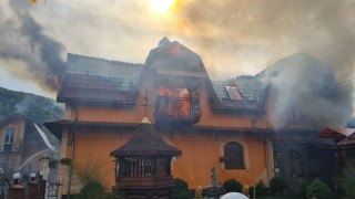 На Стрийщині згоріли дах та другий поверх житлового будинку