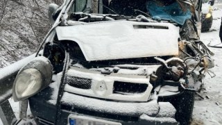 На трасі Київ – Чоп у ДТП з вантажівкою загинув водій мікроавтобуса