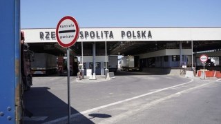 На польському кордоні вантажівки очікують понад 200 годин на в'їзд в Україну