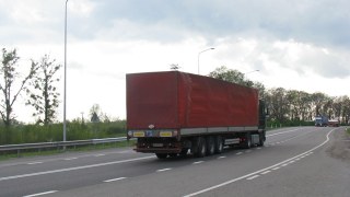 В Україні спростили перетин кордону для водіїв вантажівок