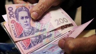У Львові пенсіонерку обікрали на 5500 доларів