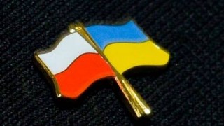 Польські активісти продовжують допомагати українській армії та біженцям