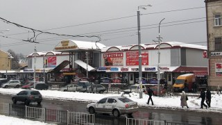 Підприємці Привокзального ринку пікетують Львівську міськраду