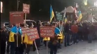 Львівські водії вантажівок в Києві пікетують Гончарука