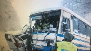 На Самбірщині мікроавтобус врізався у маршрутку "Львів-Самбір"