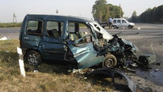 Водій легковика загинув у ДТП з пасажирським автобусом на автодорозі Стрий-Дрогобич