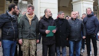 Львівську міськраду пікетували через скандал на безпековому форумі