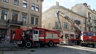 Із пошкодженого внаслідок пожежі будинку в центрі Львова виселили двох власників квартир