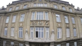 На Львівщині начальник виправної колонії за хабар намагався звільнити злочинця