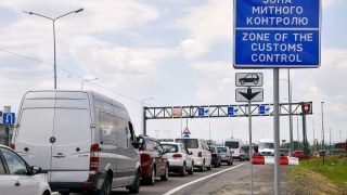 На кордоні з Польщею – черги з 45 авто та 28 автобусів