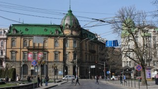 У Львові пререкрили для транспорту центр міста