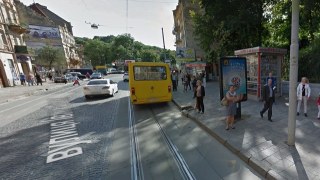 На площі Франка перенесли зупинку для трамваю №8