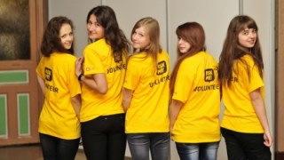 У Львові волонтерів Євро-2012 годують втричі гірше, ніж київських