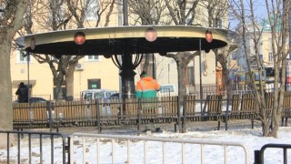 На вулиці Львова виїхало 42 одиниці снігоприбиральної техніки