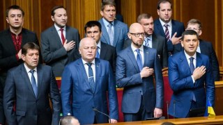 Народний фронт побачив ознаки популізму в заяві президента про розпуск парламенту