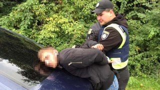 На Стрийщині двоє зловмисників напали на дівчину, яку погодилися підвезти