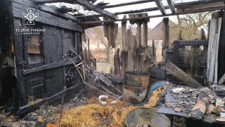 На Львівщині вогонь знищив будівлю