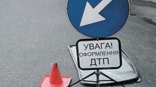 На Львівщині зіткнулися легковик та мікроавтобус: є загиблий