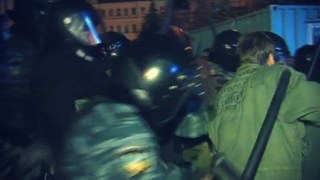 Беркут вночі розігнав євромайдан в Києві