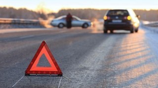 У подвійному ДТП на Львівщині загинув водій автівки